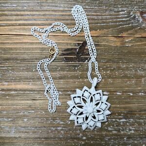 Vintage White Floral Mandala Necklace Boho Cottagecore Festival Cottagecore